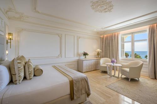 Habitación Deluxe con vistas al mar del hotel Gran Hotel Miramar. Foto 1