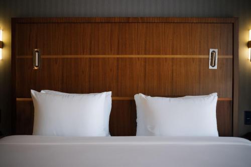 Habitación Premium con cama extragrande del hotel Crowne Plaza HY36 Midtown Manhattan. Foto 5