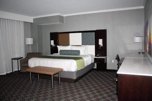 Habitación - 1 cama extragrande - No fumadores del hotel BEST WESTERN PREMIER NYC GATEWAY. Foto 1
