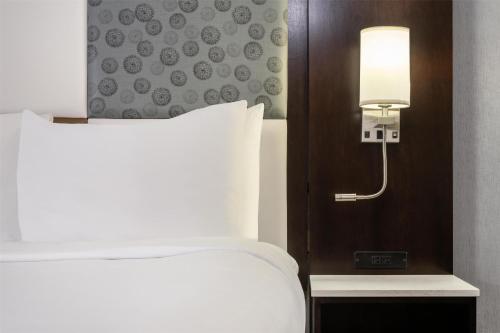 Habitación Executive con cama extragrande - No fumadores del hotel BEST WESTERN PREMIER NYC GATEWAY. Foto 3