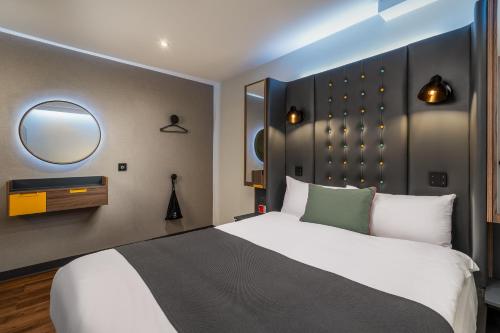 Habitación Doble adaptada para personas con discapacidad (sin ventanas) del hotel Point A London Shoreditch. Foto 3