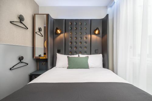 Habitación doble acogedora con ventana del hotel Point A London Shoreditch