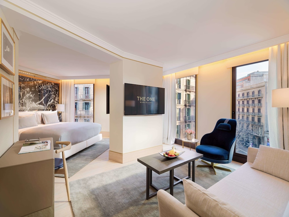 Junior Suite Corner del hotel The One Barcelona Gl