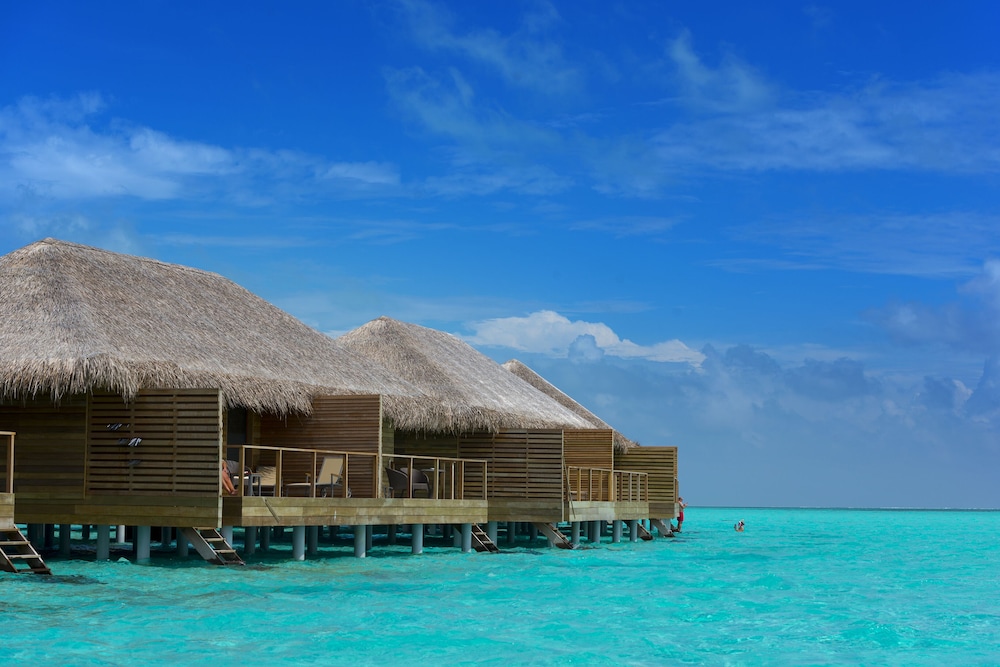 Villa, 1 cama de matrimonio grande con sofá cama, vistas a la laguna del hotel Cocoon Maldives - All Inclusive. Foto 2