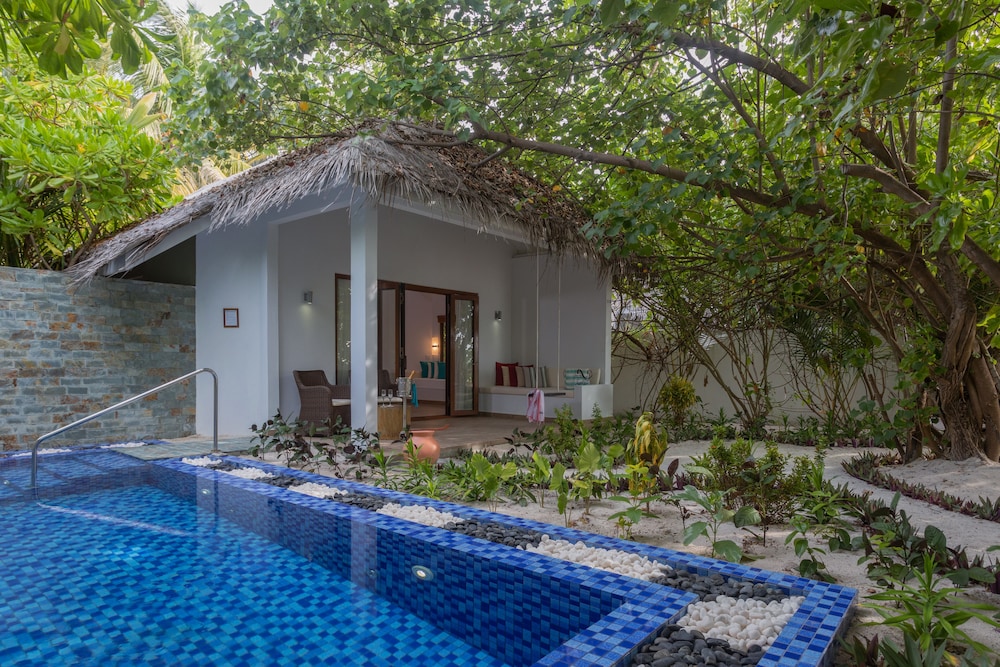 Suite frente a la playa con piscina del hotel Cocoon Maldives - All Inclusive. Foto 3