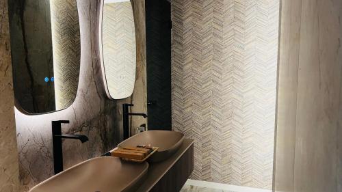 Suite con terraza del hotel La Laguna Gran Hotel. Foto 5