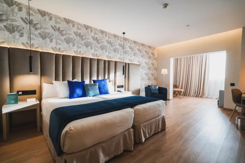 Habitación Triple Executive del hotel La Laguna Gran Hotel. Foto 1