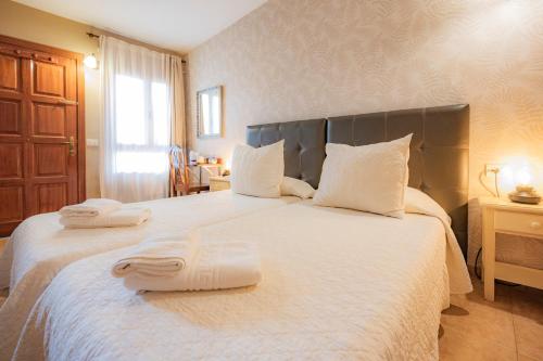 Double or Twin Room del hotel Casa Rural La Asomada del Gato. Foto 8