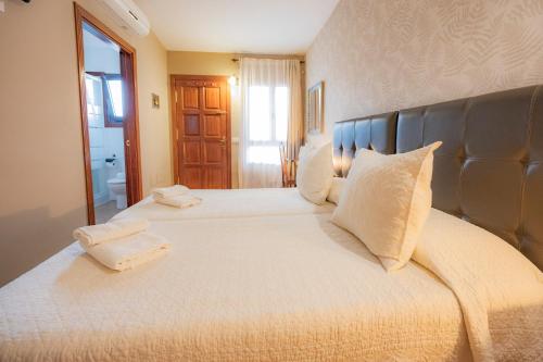 Double or Twin Room del hotel Casa Rural La Asomada del Gato. Foto 14