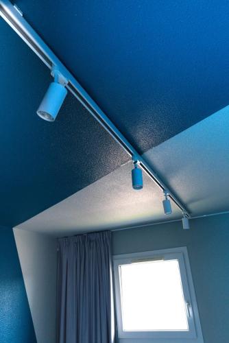 Habitación con cama doble del hotel ibis Budget La Teste Bassin d'Arcachon. Foto 4