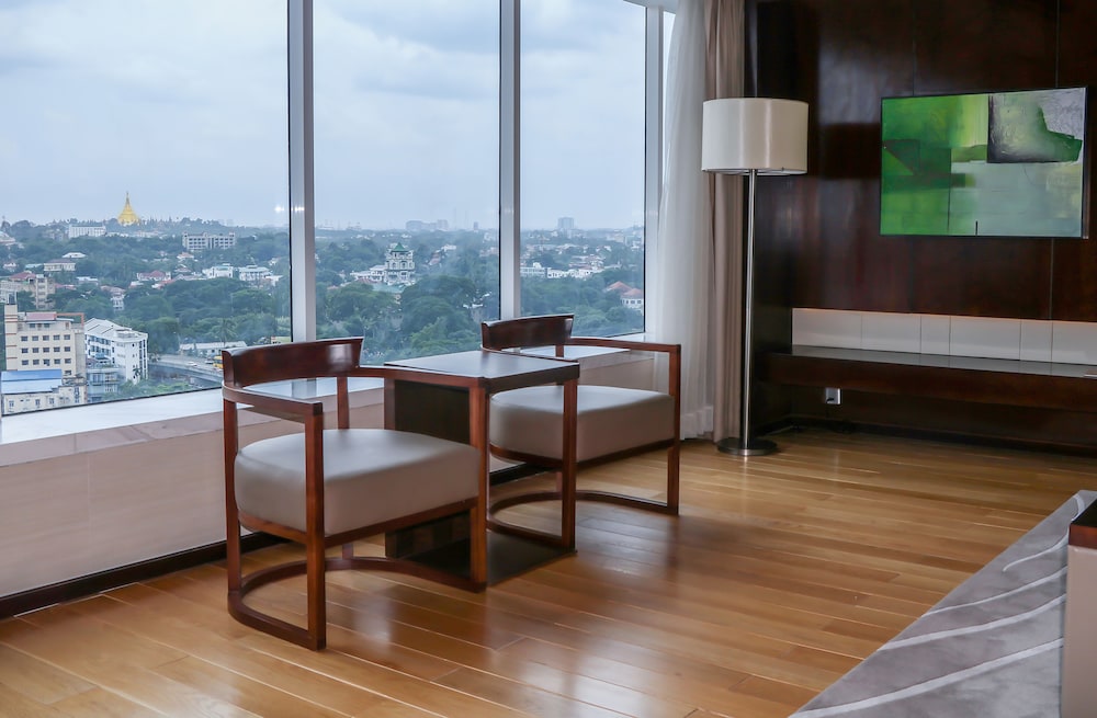 Premium con vistas a la ciudad del hotel Melia Yangon. Foto 2