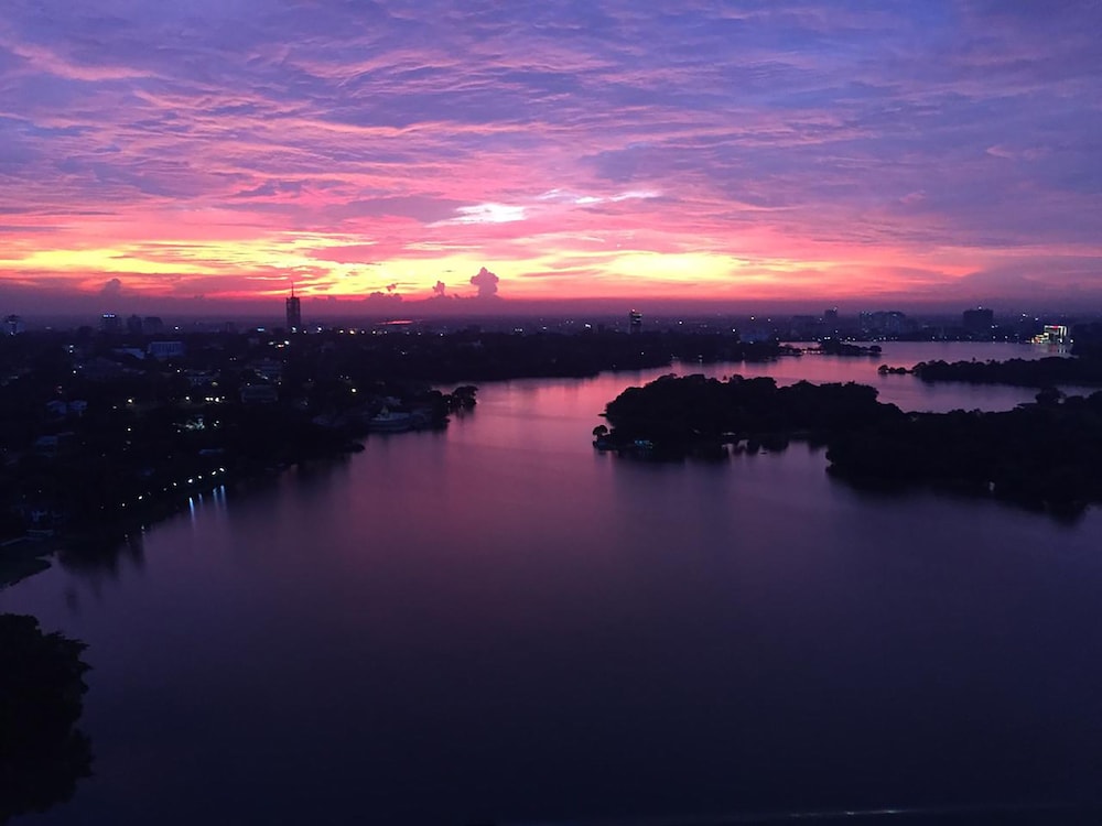 Premium con vistas al lago del hotel Melia Yangon. Foto 4