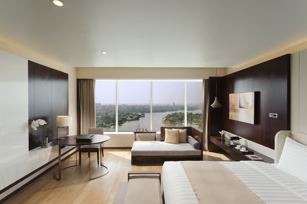 The Level con vistas al lago del hotel Melia Yangon