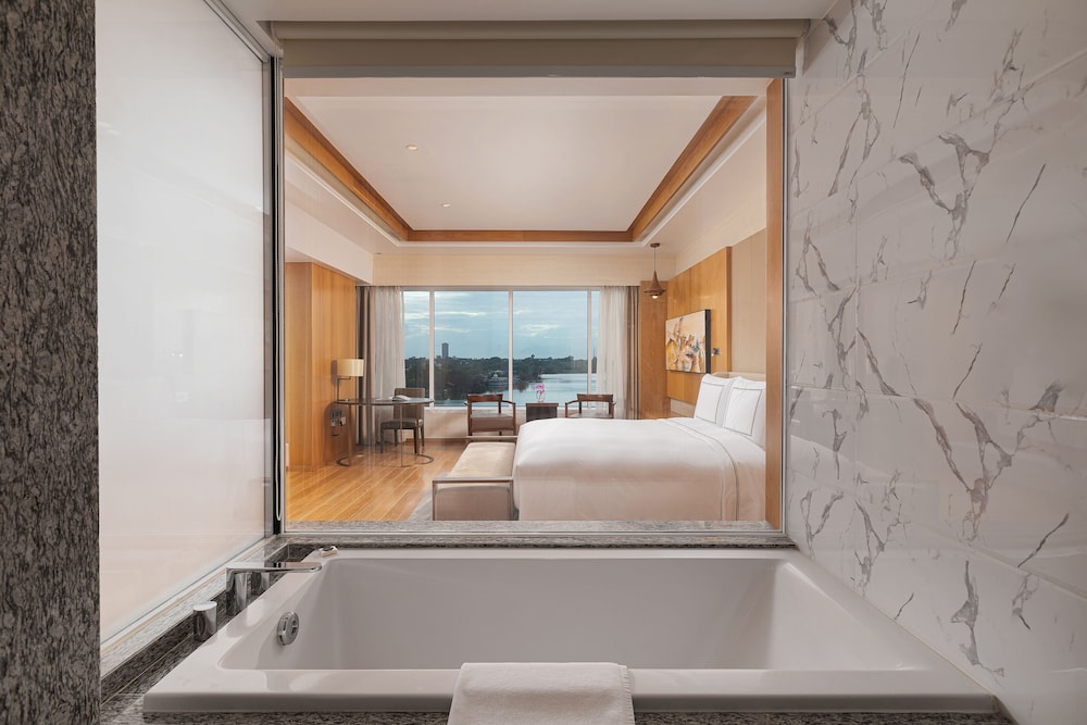 Junior Suite del hotel Melia Yangon. Foto 10