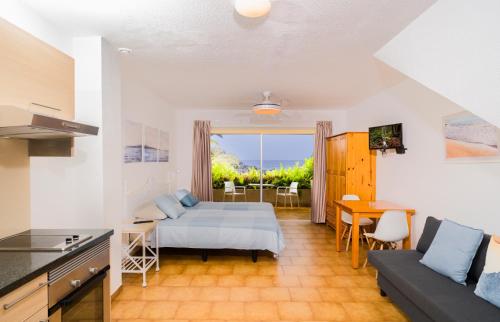 Apartamento Estudio con vistas al mar del hotel Charco Del Conde. Foto 4