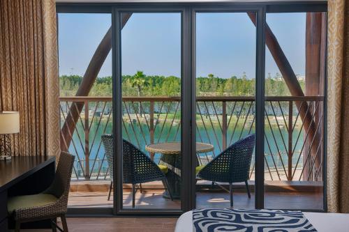 Deluxe Room, 2 Double Bed, River View, Balcony del hotel Lapita, Dubai Parks and Resorts, Autograph Collection