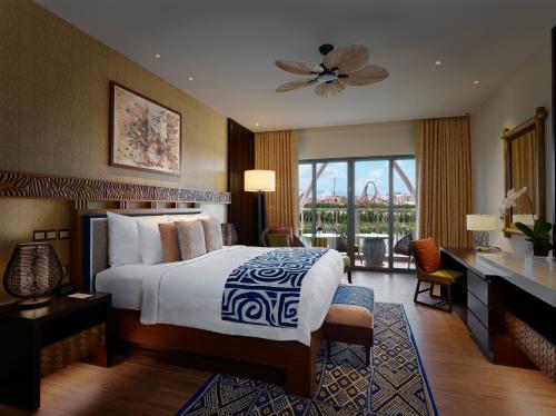 Deluxe Room, 1 King, River view, Balcony del hotel Lapita, Dubai Parks and Resorts, Autograph Collection. Foto 1