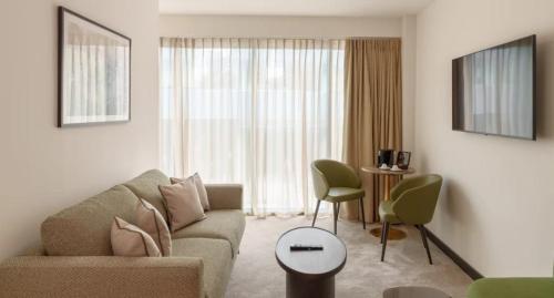 Suite con sofá cama - Cama extragrande del hotel Saint London. Foto 6