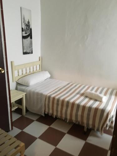 Habitación Individual con baño compartido del hotel Pensión Lisdos. Foto 7