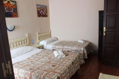 Habitación Doble con baño privado del hotel Pensión Lisdos. Foto 5