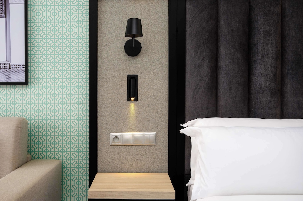 Habitación Premium, balcón, vistas parciales al mar del hotel Radisson Blu Resort, Saidia Beach. Foto 4