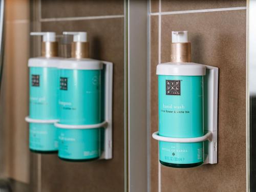 Habitación Doble Superior con vistas a la ciudad del hotel NOVOTEL CANARY WHARF. Foto 2