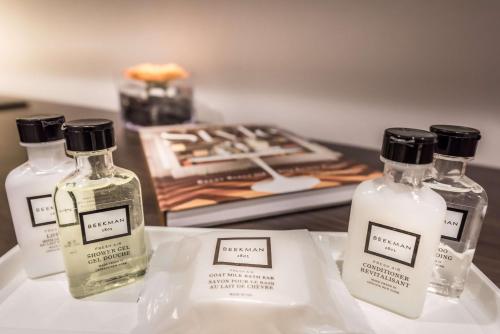 Habitación Doble Deluxe con balcón del hotel The Bernic NYC