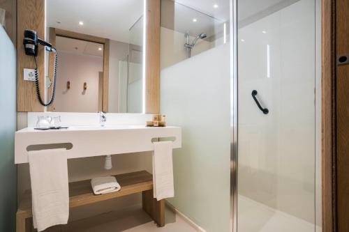 Habitación Triple del hotel ZT The Golden Barcelona. Foto 4