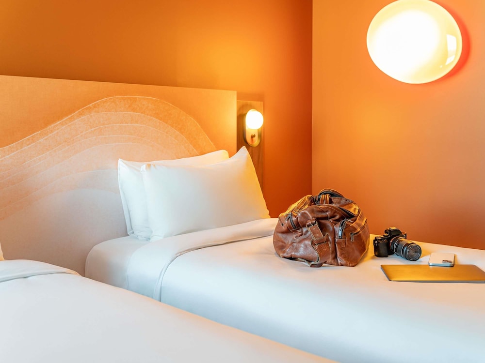 Habitación estándar - camas individuales del hotel Ibis Styles Ales Centre. Foto 4