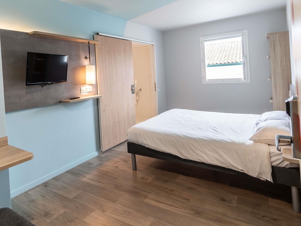 Habitación para huéspedes con limitaciones físicas del hotel Ibis Budget Ciboure Saint Jean De Luz. Foto 3