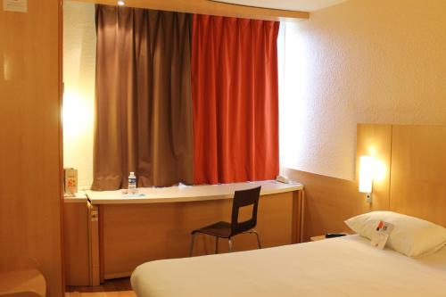 Habitación Estándar - 1 cama doble y 1 individual del hotel Ibis Dijon Sud