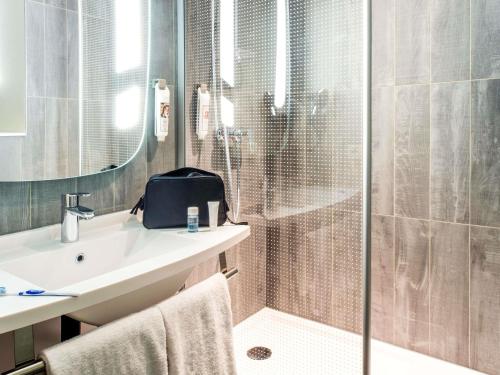 Habitación Doble Superior del hotel Ibis Dijon Sud. Foto 7