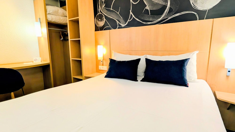 Habitacion Standard con 1 cama doble del hotel Ibis Grenoble Centre Bastille. Foto 2