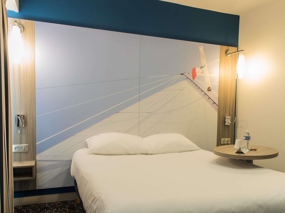 Habitación doble Vista ciudad 1 Cama doble del hotel Ibis Styles Saint Gilles Croix De Vie. Foto 6
