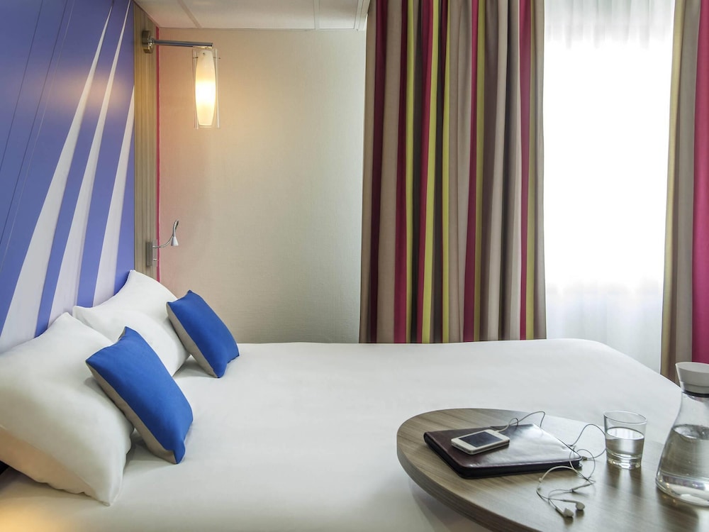 Habitación doble Vista ciudad 1 Cama doble del hotel Ibis Styles Saint Gilles Croix De Vie. Foto 9
