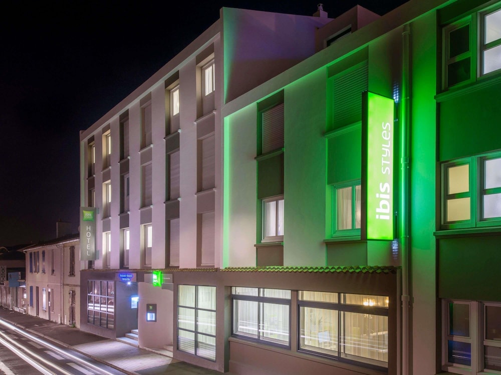 Habitación estándar Vista ciudad 2 Camas individuales del hotel Ibis Styles Saint Gilles Croix De Vie. Foto 9