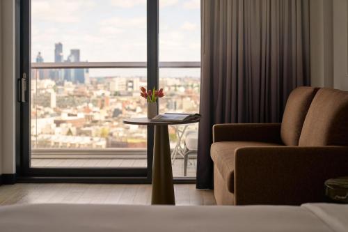 Suite Junior con balcón del hotel The William Vale. Foto 6