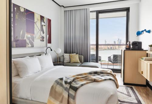 Manhattan View Queen with Balcony del hotel The William Vale. Foto 9