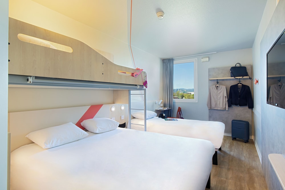 Habitación Standard con 1 cama doble y 1 cama superpuesta del hotel Ibis budget Valence Nord Plateau des Couleures