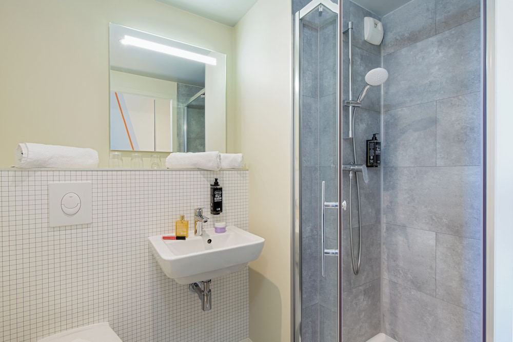 Habitación Standard con 2 camas individuales del hotel Ibis budget Valence Nord Plateau des Couleures. Foto 4