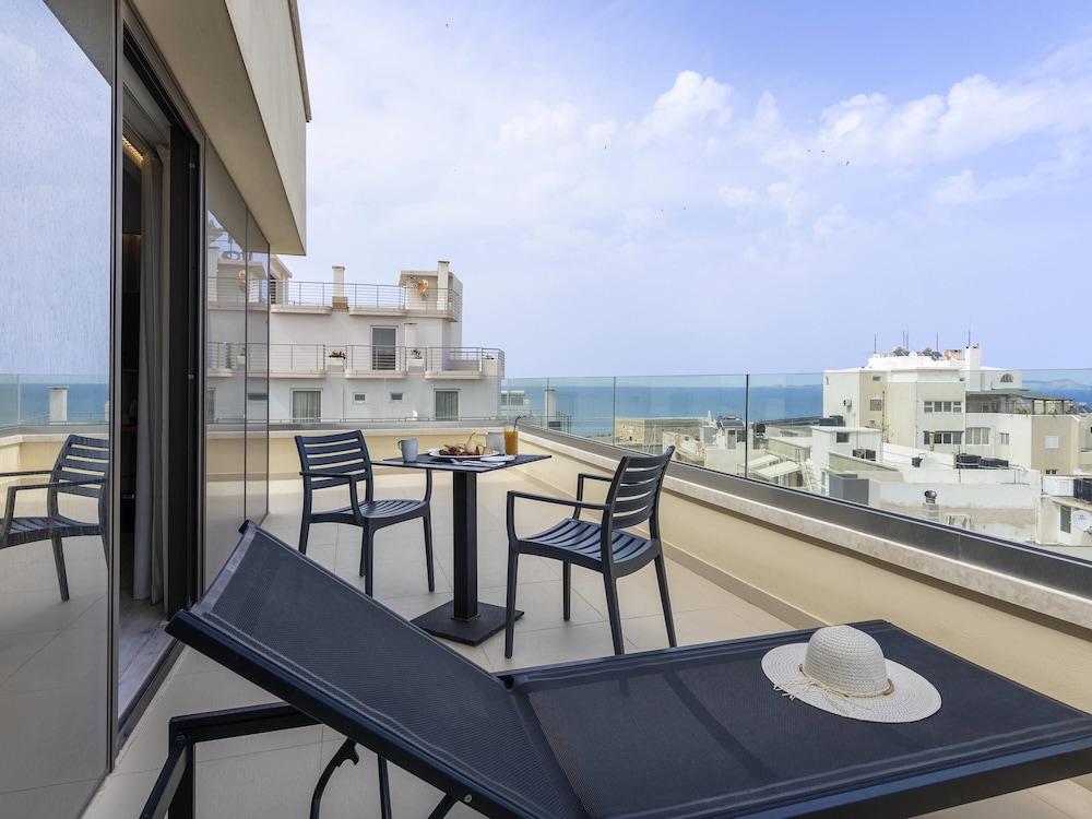 Habitación Deluxe del hotel Ibis Styles Heraklion Central. Foto 5
