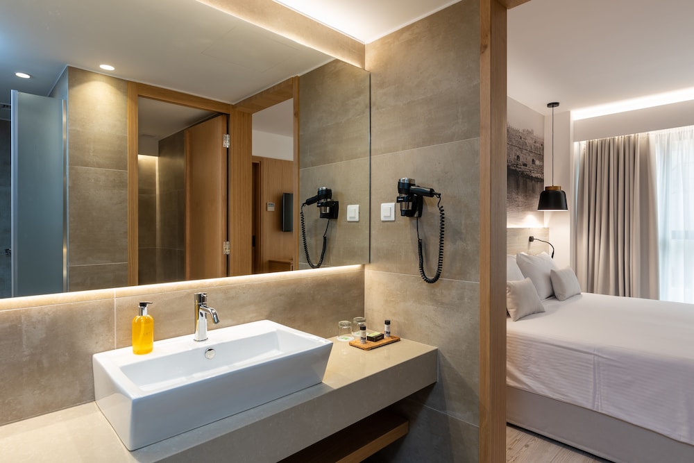 Habitación Familiar del hotel Ibis Styles Heraklion Central. Foto 8
