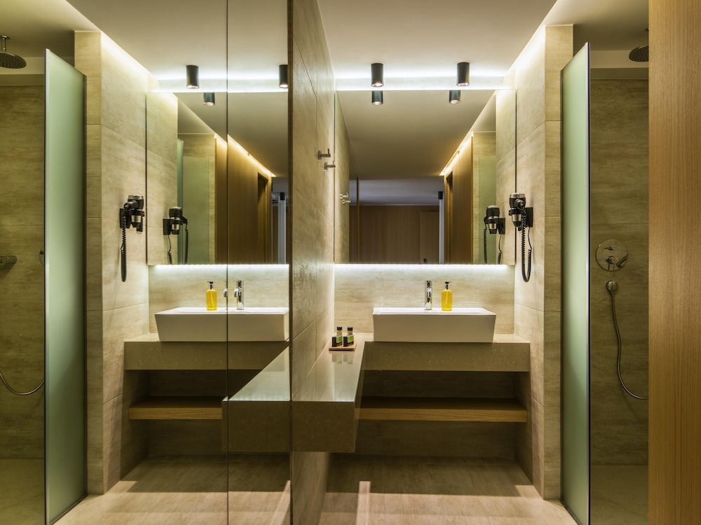 Suite Junior del hotel Ibis Styles Heraklion Central. Foto 4