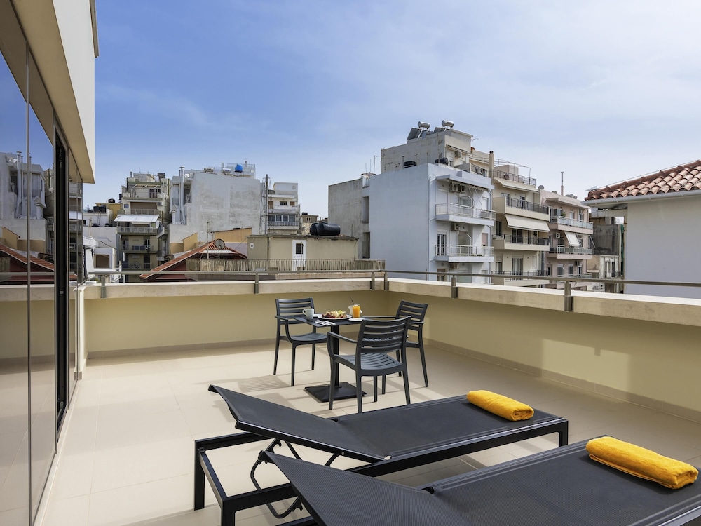 Suite Junior del hotel Ibis Styles Heraklion Central. Foto 5