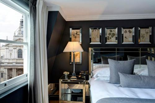 Habitación Deluxe del hotel The Franklin London - Starhotels Collezione. Foto 1
