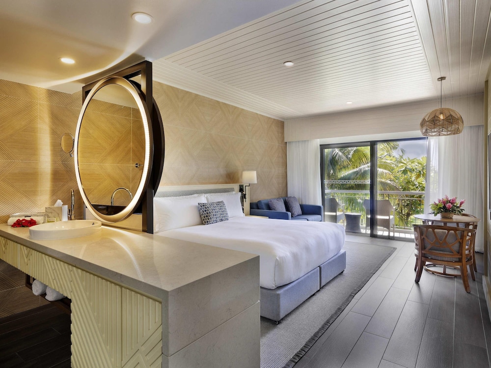 Habitación Luxury con 1 cama king size del hotel Sofitel Fiji Resort and Spa