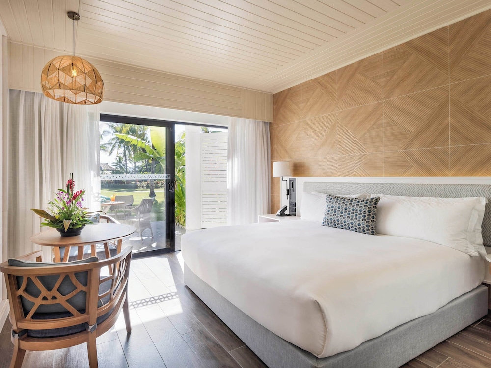 HABITACIÓN LUXURY FAMILIAR con 1 cama queen size y litera del hotel Sofitel Fiji Resort and Spa. Foto 1