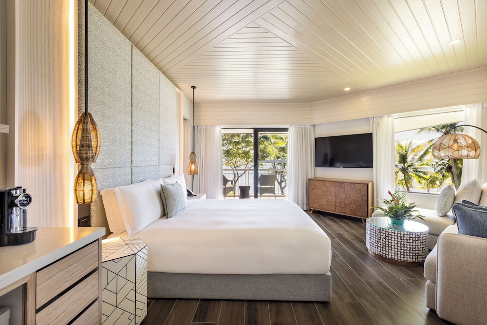 Suite de 2 dormitorios con habitaciones comunicadas (1 cama king size, 1 queen size, 1 litera) del hotel Sofitel Fiji Resort and Spa. Foto 1