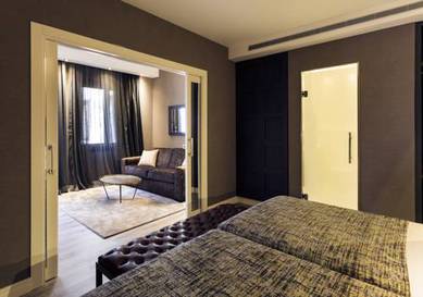 Habitación triple Lujo del hotel Catalonia Ronda. Foto 1