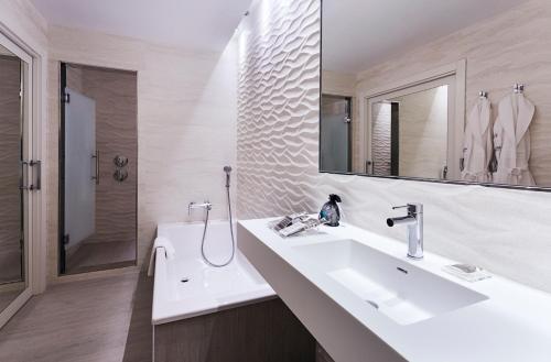 Suite Junior Familiar del hotel Catalonia Ronda. Foto 1